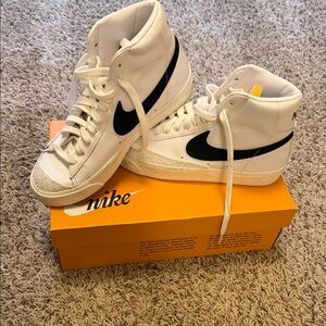 Nike White and Black High-Tops